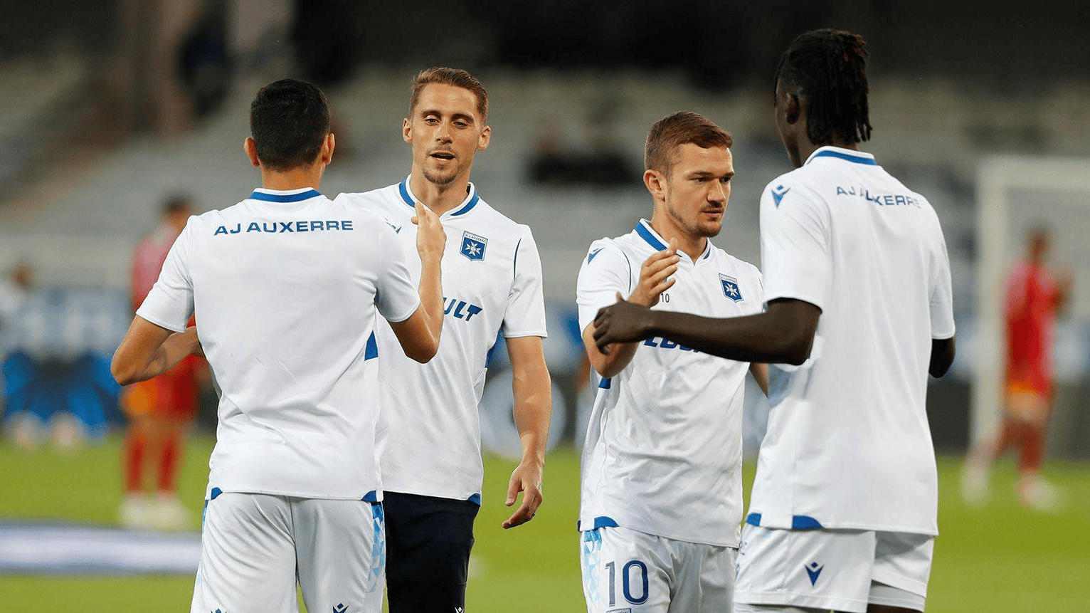 亚博体育官网-今夜法甲焦点战，法兰克福主帅复盘，震撼外界，更衣室氛围转暖-亚博体育官网