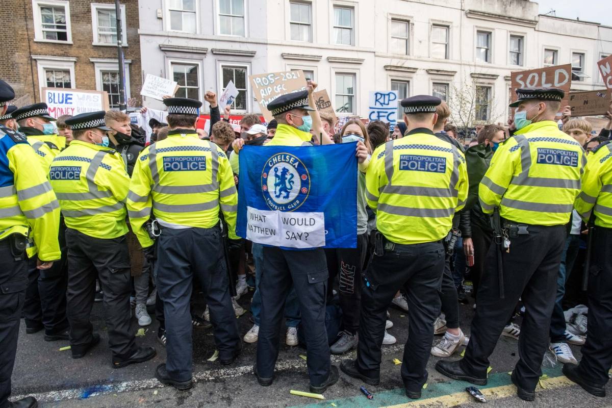 转折点克里夫兰骑士临场应变;欧超杯赛前攻防权衡;赛场秩序良好;年轻球员得到机会 转折点克里夫兰骑士临场应变;欧超杯赛前攻防权衡;赛场秩序良好;年轻球员得到机会