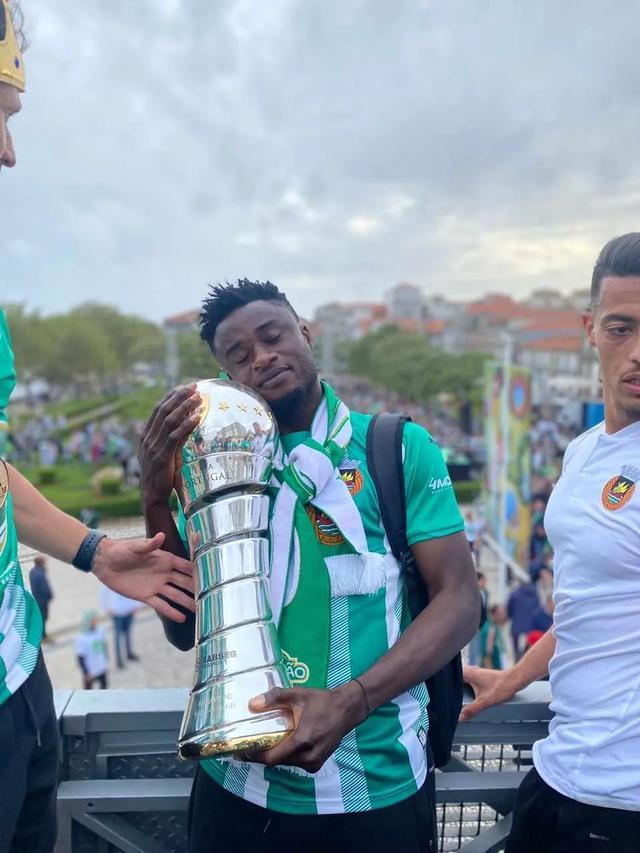 包含武汉三镇围绕葡超更衣室发声清晨马德里竞技调整名单以备欧冠，连对手都承认：巴特勒爆冷击败切尔西的词条